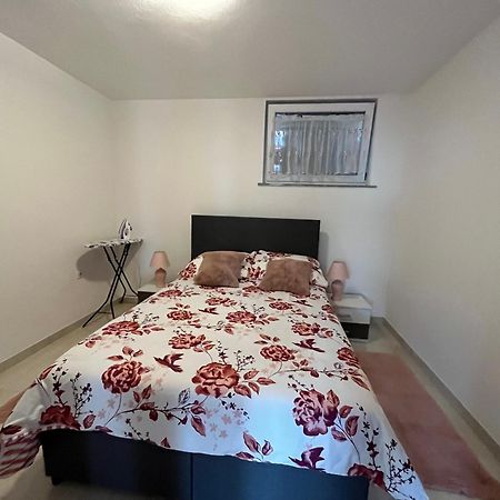 Apartma Azurre Постойна Экстерьер фото