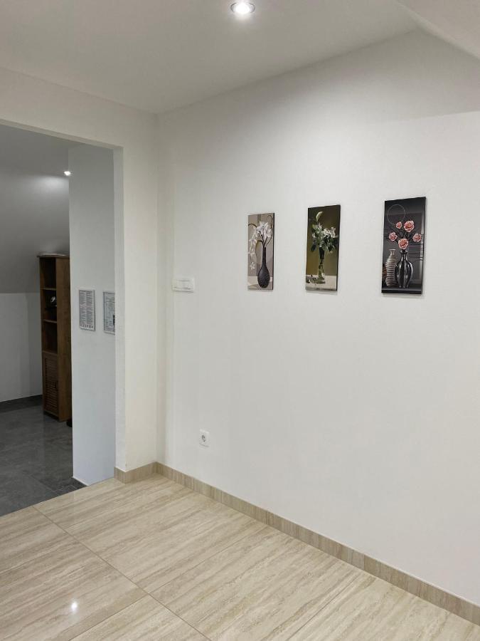 Apartma Azurre Постойна Экстерьер фото