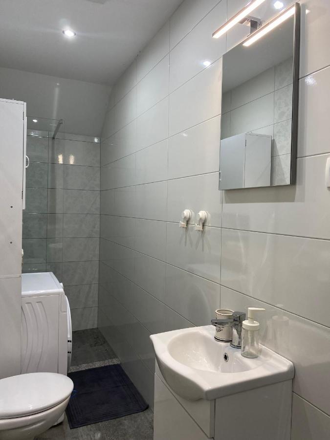Apartma Azurre Постойна Экстерьер фото