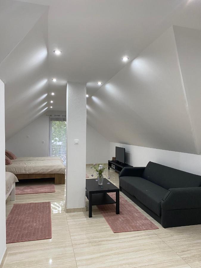 Apartma Azurre Постойна Экстерьер фото