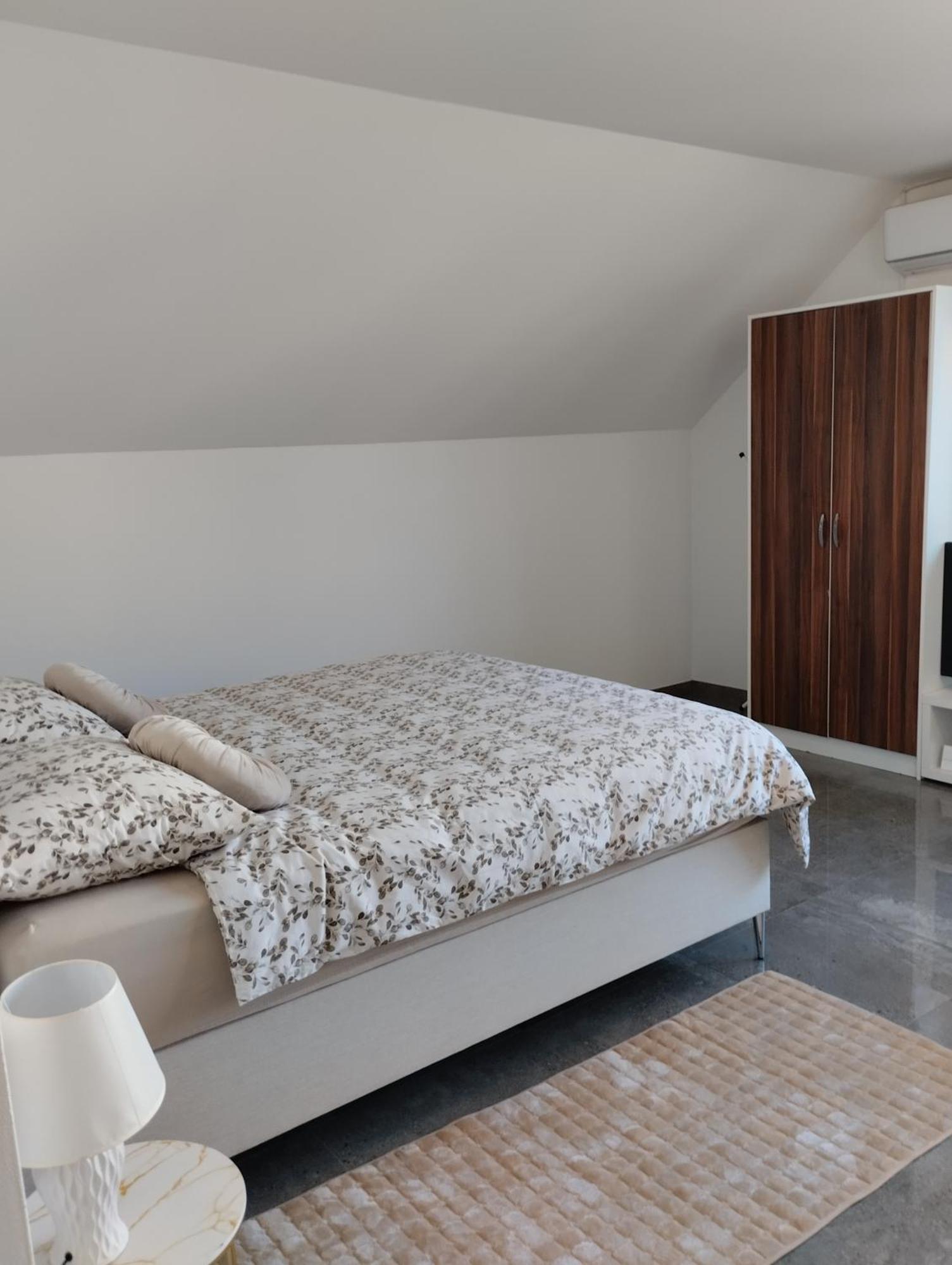 Apartma Azurre Постойна Экстерьер фото