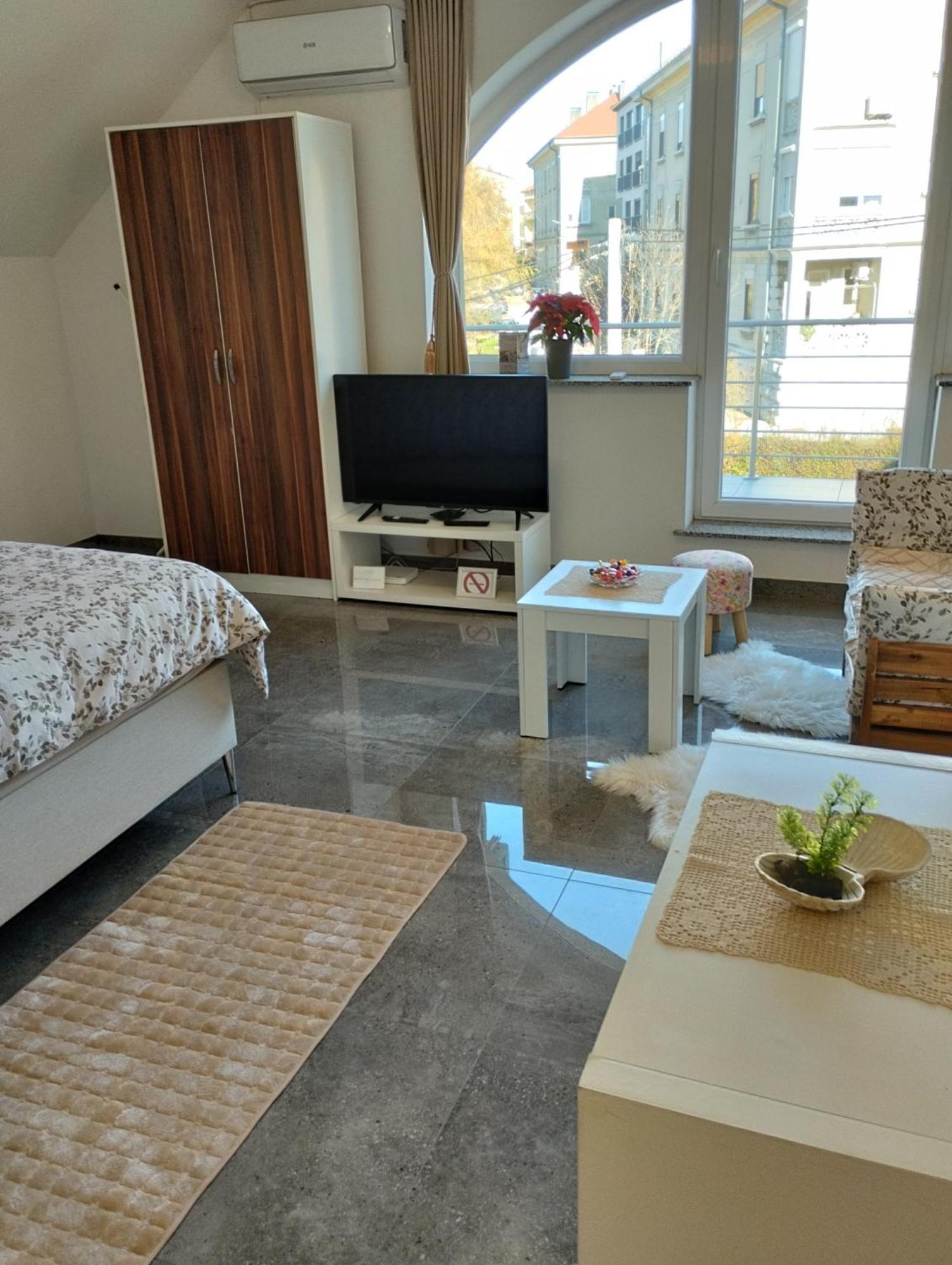 Apartma Azurre Постойна Экстерьер фото