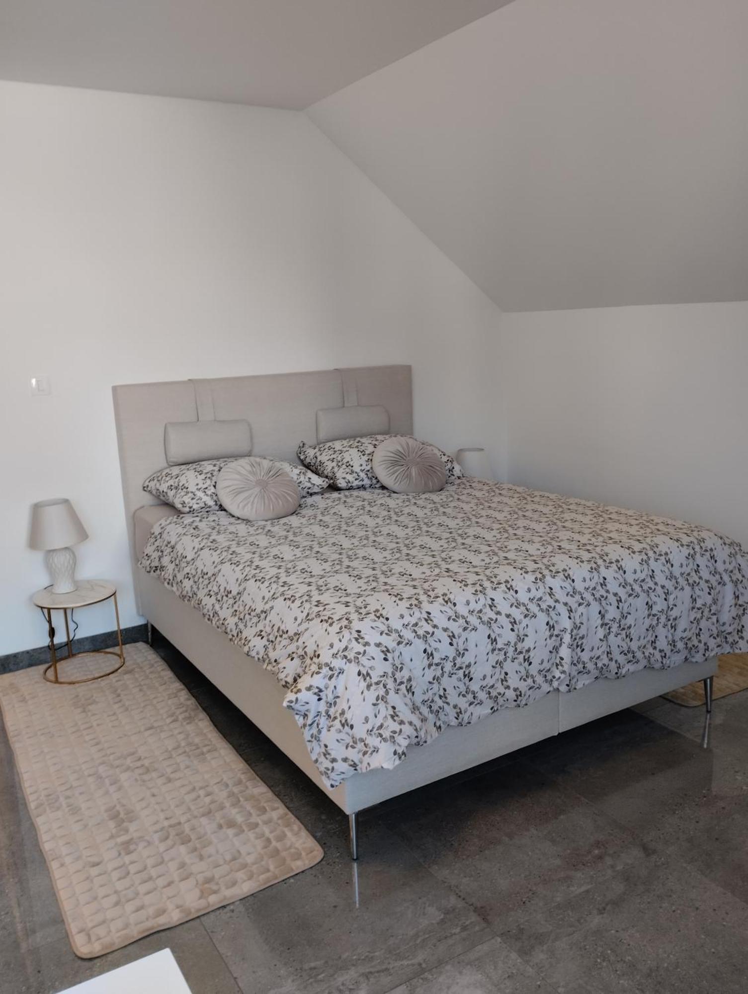 Apartma Azurre Постойна Экстерьер фото
