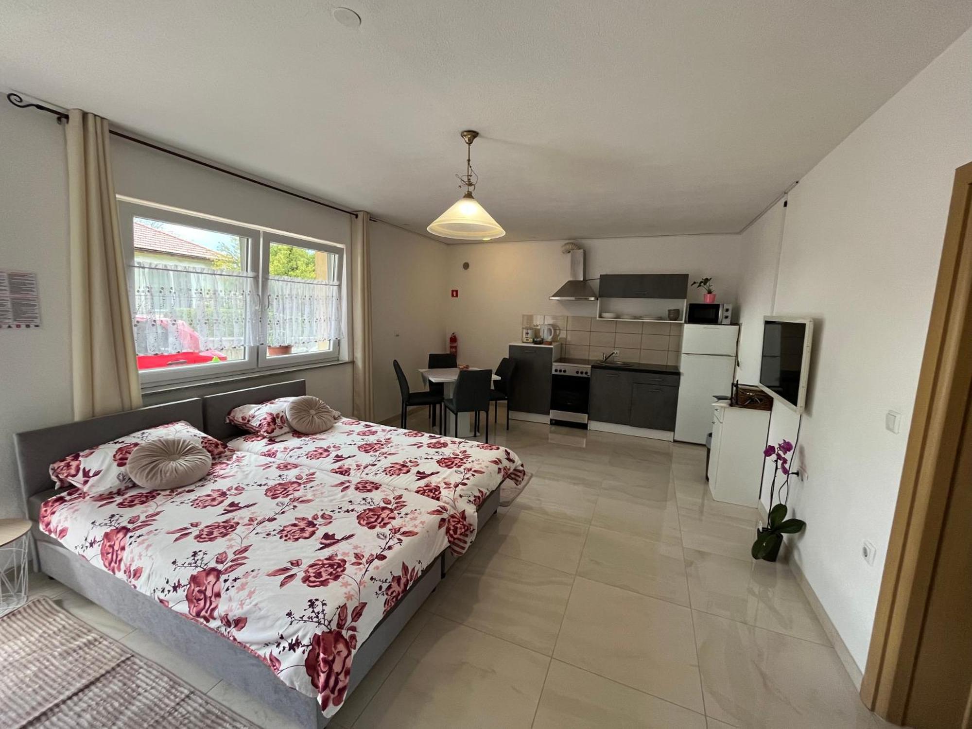 Apartma Azurre Постойна Экстерьер фото